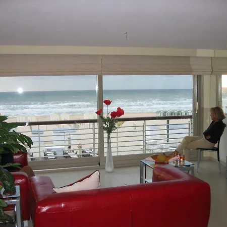 Residentie Albert-1, App.202, Zeelaan 214