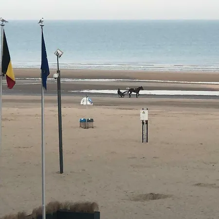 Residentie Albert-1, App.202, Zeelaan 214 * La Panne